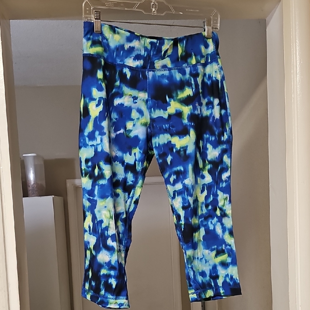 Danskin Blue and Green Athletic Leggings. Tote 6